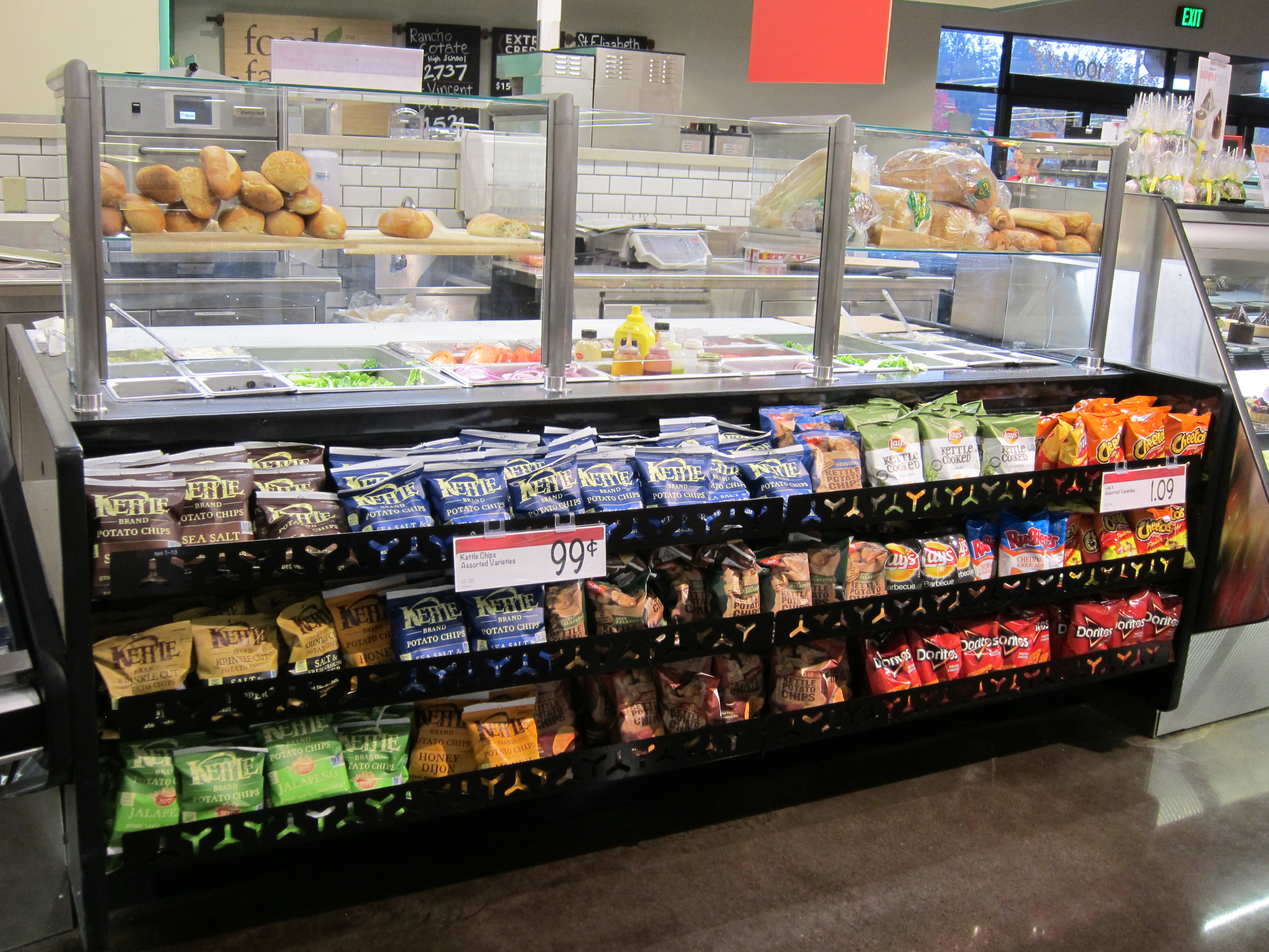 Wholesale Sandwich Display Counter to Offer A Cool Space for Storing 