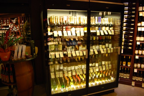 Two-door wine display case - made by Borgen